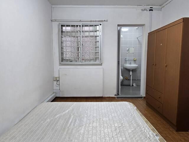 SUPER CHEAP! 2+1 3 Room– Blk830 Woodlands street 83 – Near MRT! Renovated / Full Furnish with AC!