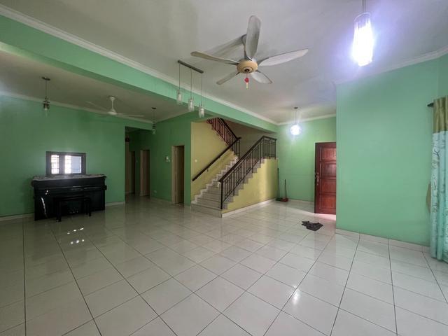 SUPER CHEAP 2 Storey SUPERLINK Bandar Tun Hussein Onn