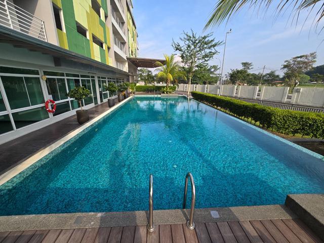 Super cheap Avenue Garden Luxury Condo SuiteGood conditionBasic