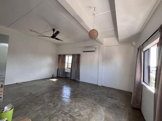 Super Convenience and Super Big Flat nr Tengkera Kg 8 Melaka Town