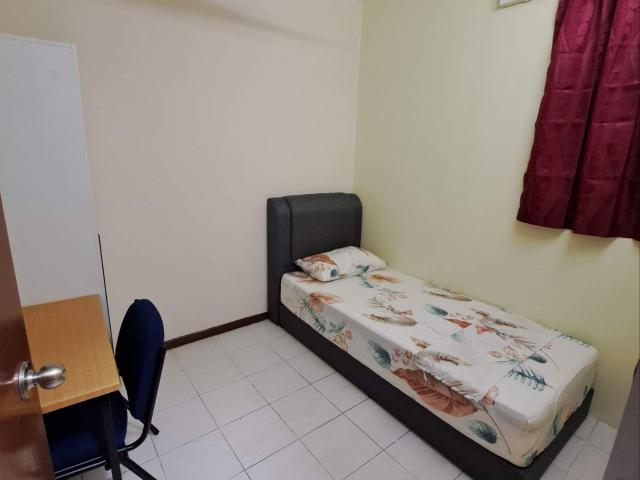 Super Clean Budget Single room, Female unit, F/F, All inclusive, Sunway Velocity, near MRT