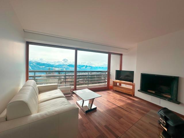 Super Crans Tower: Die Kunst des Lebens und spektakuläre Ausblicke