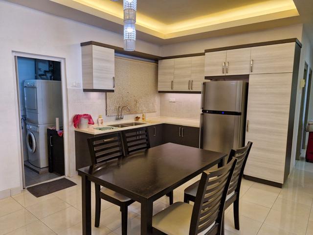 SUPER DEAL Good Condition Koi condo FOR Sales nice locati sg
