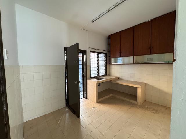 SUPER DEAL Good Condition Sri Sinar DoubFor Sales Nice Location