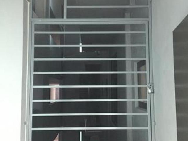 Super Dealpartial Good Condition Condo at THE HENGE for RENT