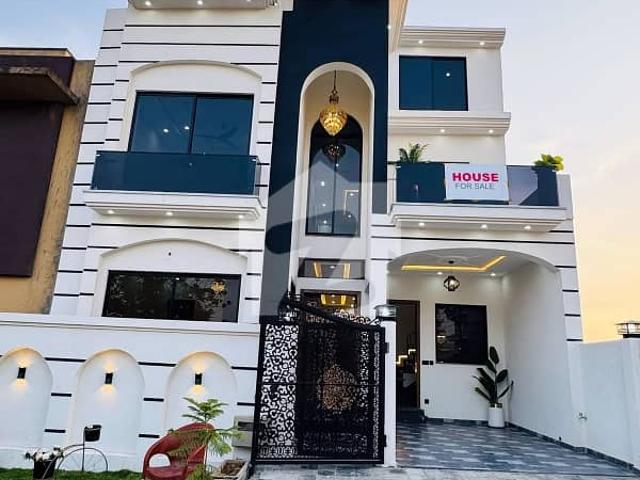 Super Exotic House For Sale Located At Hot Location In B17