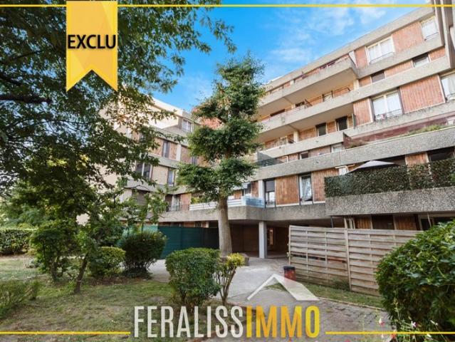 Super F4 parfaitement exposé avec extérieur !
