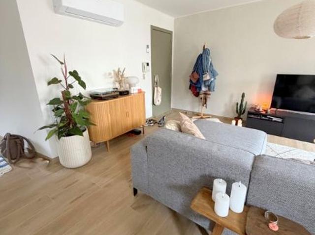SUPER gezellig appartement met groot terras en autostaanplaats