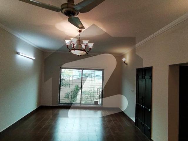 Super Hot Deal Newly Renovate 10 Marla 5 Bedroom House For Sale Askari 11