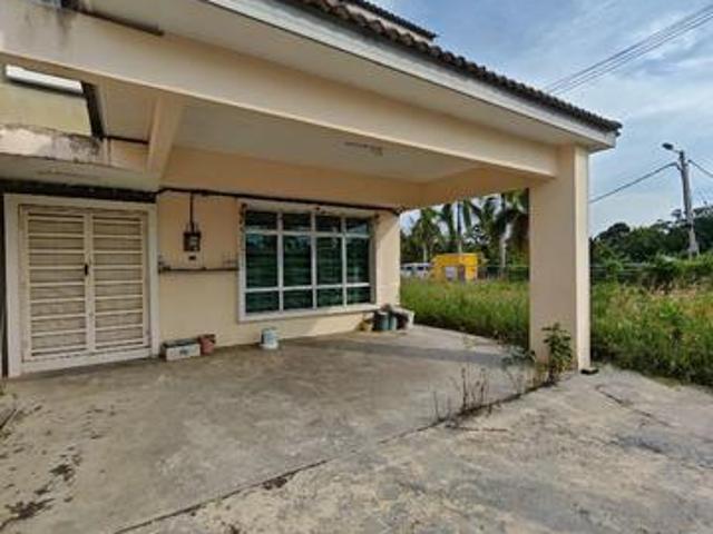 Super Huge Land Corner Lot Freehold Double Storey Cheng Setia for Sale