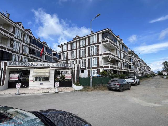 Süper Konumda Arakat Havuzlu Eşyalı Ön Cephe 2+1 Fırsat Daire