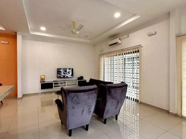 Super Long and Big 2 Storey SemiD House for Sales at Taman Grand Silb