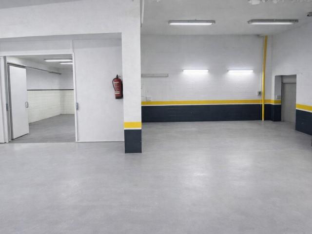 SUPER LOCAL DOBLE ENTRADA PARA VARIOS TIPOS DE NEGOCIOS, SUPERMERCADO, GIMNASIO,TRASTERO