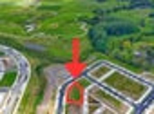 Super Lot in the Hot Suburb, Bellfield Estate