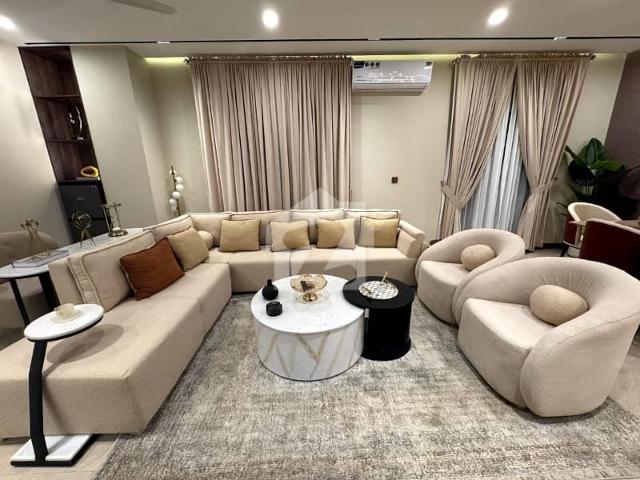 Super Luxurious 2 Bedrooms, TV Lounge Balconies, Ready To Move. Like A 5 Star Hotel Suites, Swimming Pool, Gym, Free Parking Etc. Dem 3.40 Cr, Easy Payment Plan