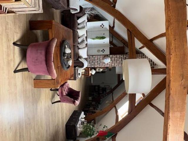 Super maison avec de généreux volume pour vous épanouir