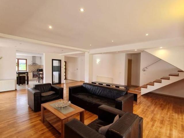 Super oferta!Vila spatioasa in Ghiroda!