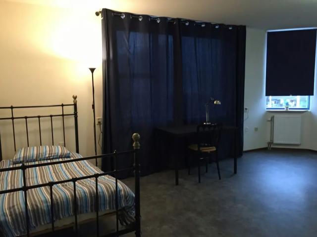Super ruime kamer op loopafstand van alles!