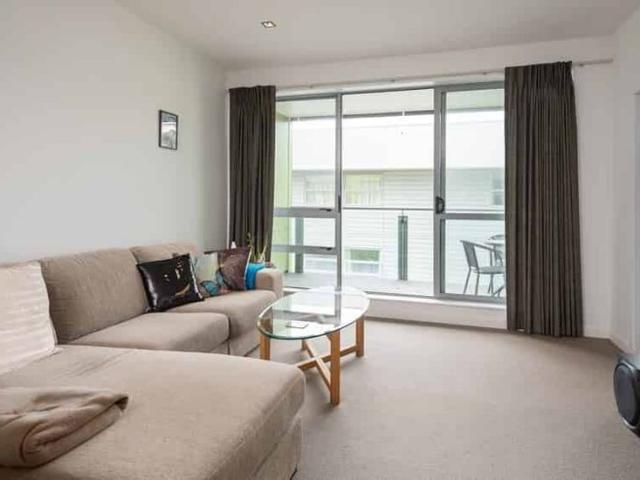 Super stylish, two double bedroom