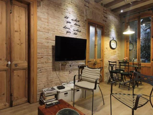 Super stylish 1 bedroom apartment for rent in edgy El Born