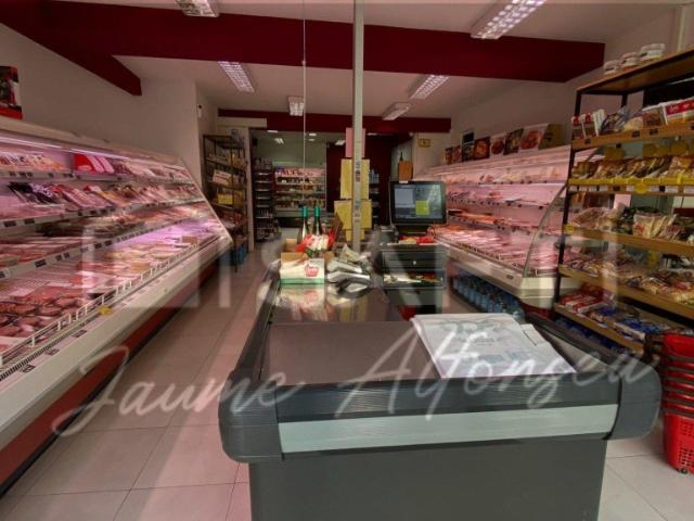 Supermercado cárnico en traspaso: éxito garantizado desde el primer día