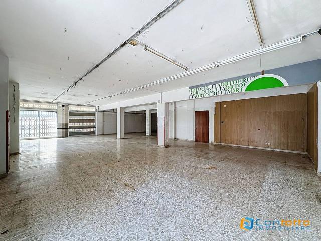 Supermercato in vendita a Cupra Marittima