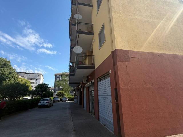 Supermercato in vendita a Cosenza