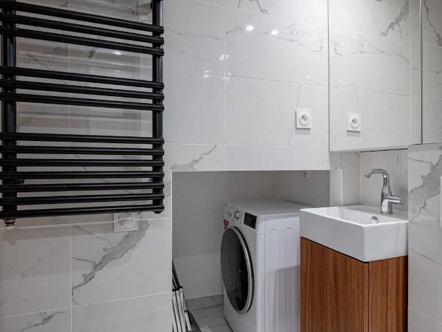 Superb accommodation perfectly located in the centre of Paris, rue Montmartre, a stone's throw from the Jardin Palais Royal, Paris Amsterdam Apartments for Rent