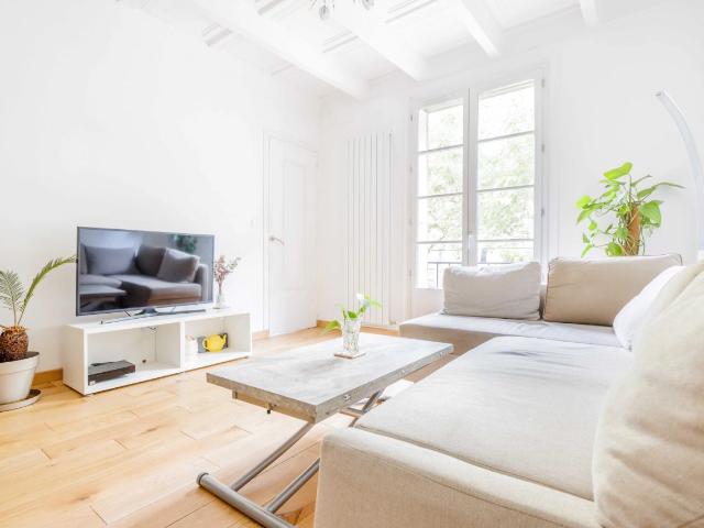 Superb apartment Pont de Grenelle, Paris Amsterdam Apartments for Rent