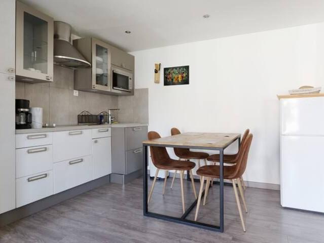 Superb flat on avenue de la Canebière, Marseille Amsterdam Apartments for Rent