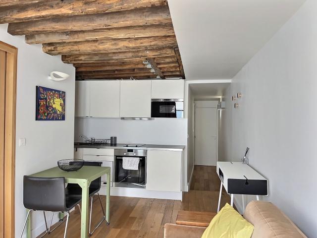Superb, ideally furnished flat, Paris Amsterdam Apartments for Rent