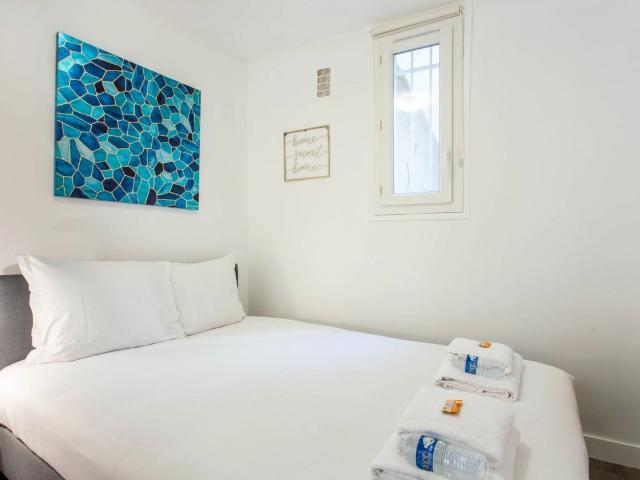 Superb one bedroom Montmartre/Sacré cœur, Paris Amsterdam Apartments for Rent