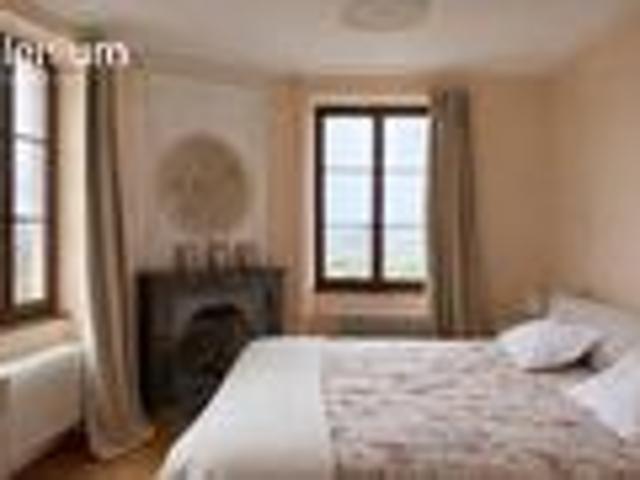 Superb Villa of character with lake view