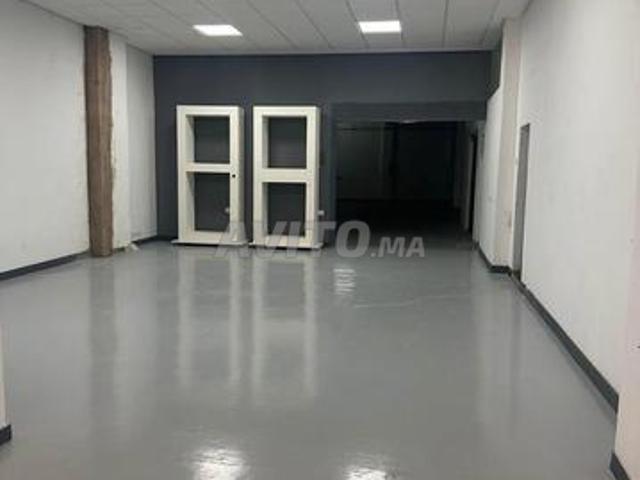 Superbe Magasin 350 m² à Beausejour CFC