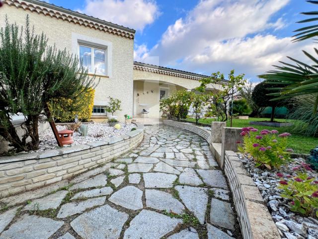 Magnifique maison 6 pièces garage