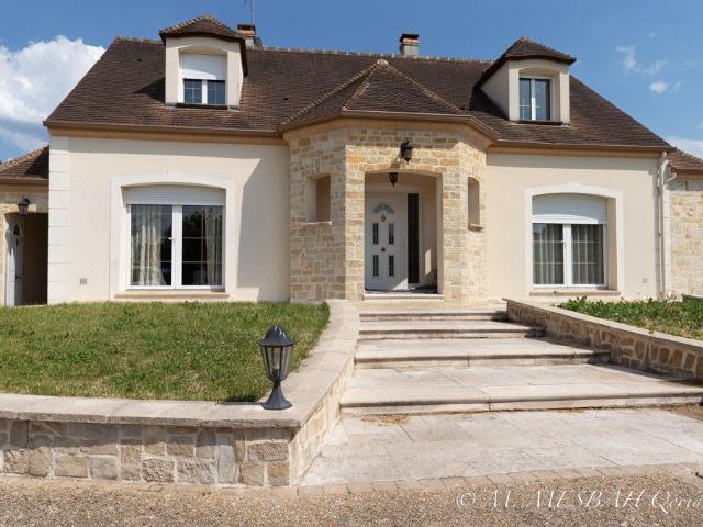 Superbe maison 6 pièces de 155 m² 155m² Saint Germain lès Arpajon