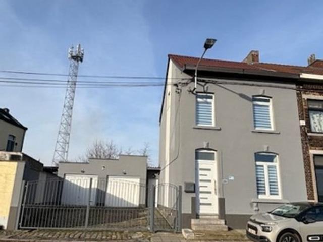 Superbe maison 3 façades avec 3 chambre, jardin et garage