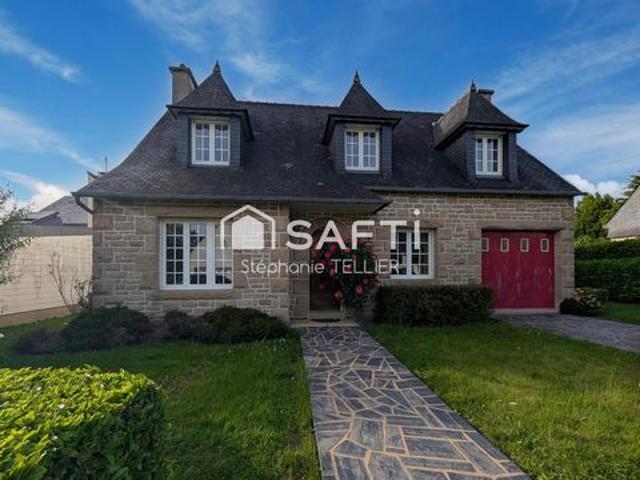 Superbe maison traditionnelle proche des commodités quartier résidentiel et paisible