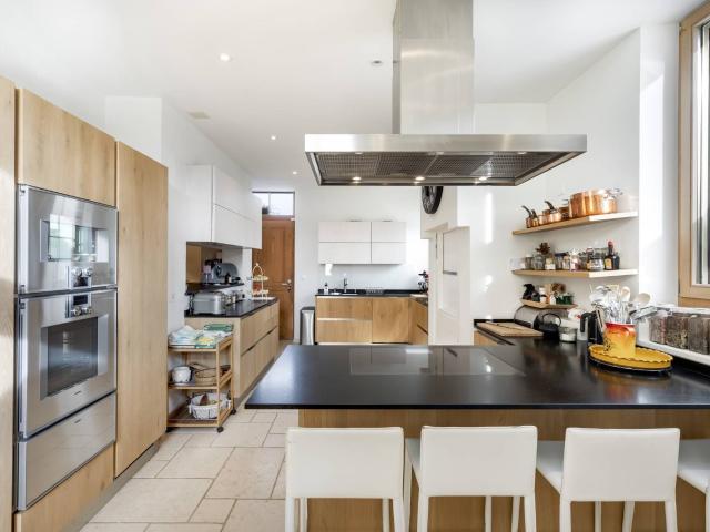 Superbe maison villageoise de 3 logements avec terrasse et jardin | dreamo. Ch