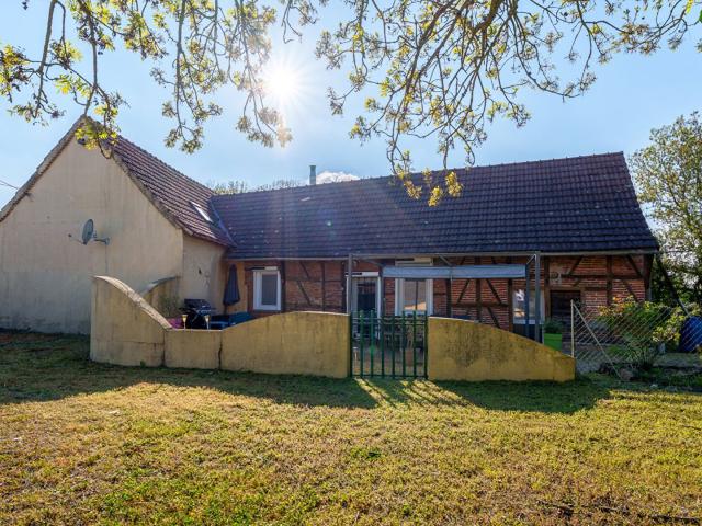 Superbe maison ancienne à vendre à Bantanges 7 pièces, pis. 218m² Bantanges
