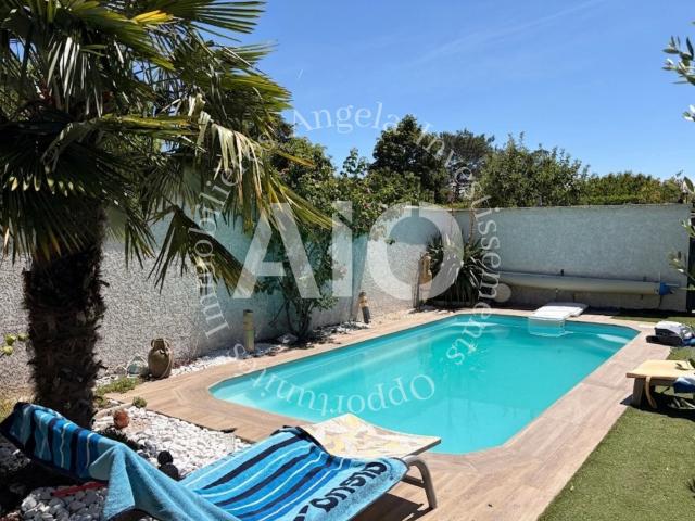Superbe maison avec piscine à Jonage