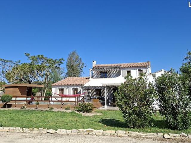 Superbe maison avec piscine proche des Saintes Maries de la Mer