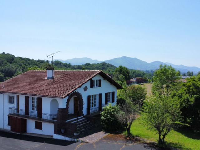 Superbe maison basque avec jardin
