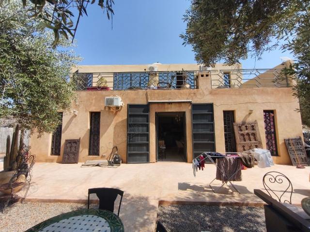 Superbe maison beldi 5 chbs piscine