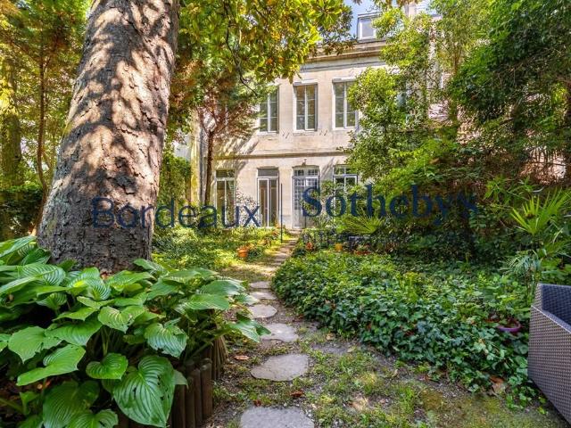 Superbe Maison Bourgeoise Jardin 355 M2, Garage En Option 525m² Bordeaux