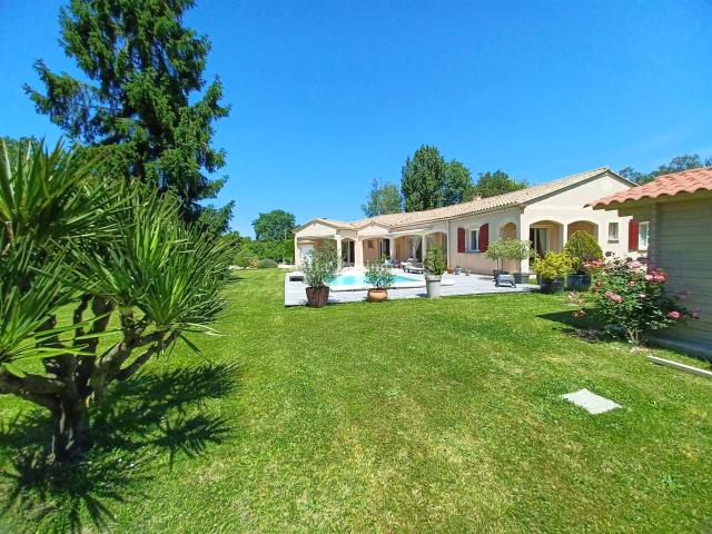 Superbe maison contemporaine avec piscine à 20 min de Bordea. 175m² Sadirac