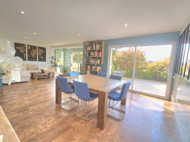 SUPERBE MAISON CONTEMPORAINE