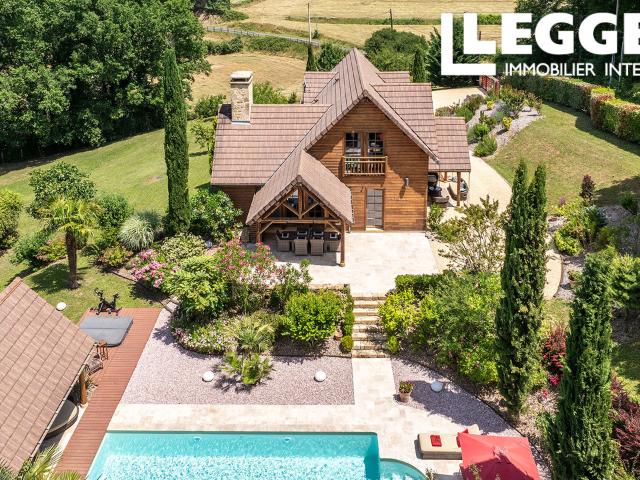 Superbe maison d’architecte à ossature bois, piscine chauffée, à 10 min de Sarlat la Canéda