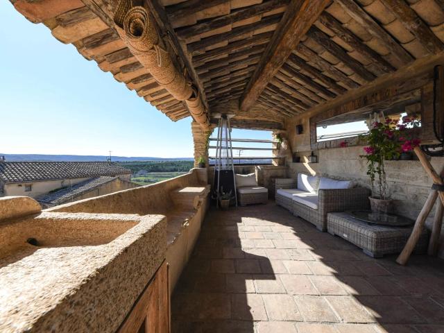 Superbe maison de village aux vues uniques avec terrasse