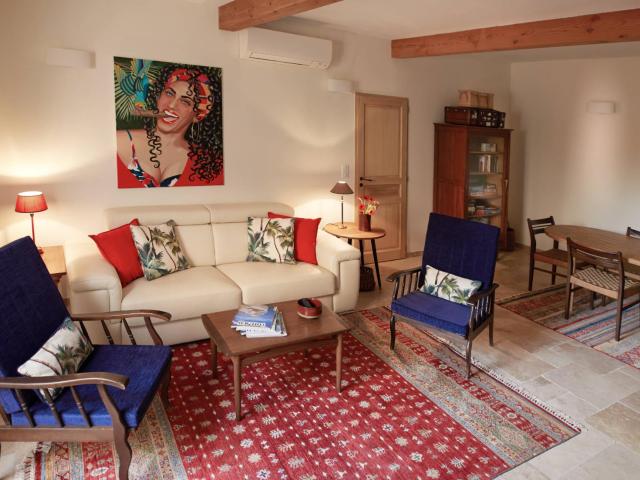 Superbe maison de ville nichée dans une ruelle discrète du c. 122m² Uzès